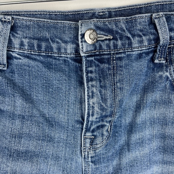 Old Navy Boyfriend Jean Shorts Distressed High Waist Pockets Size 16 Boho - Picture 4 of 9